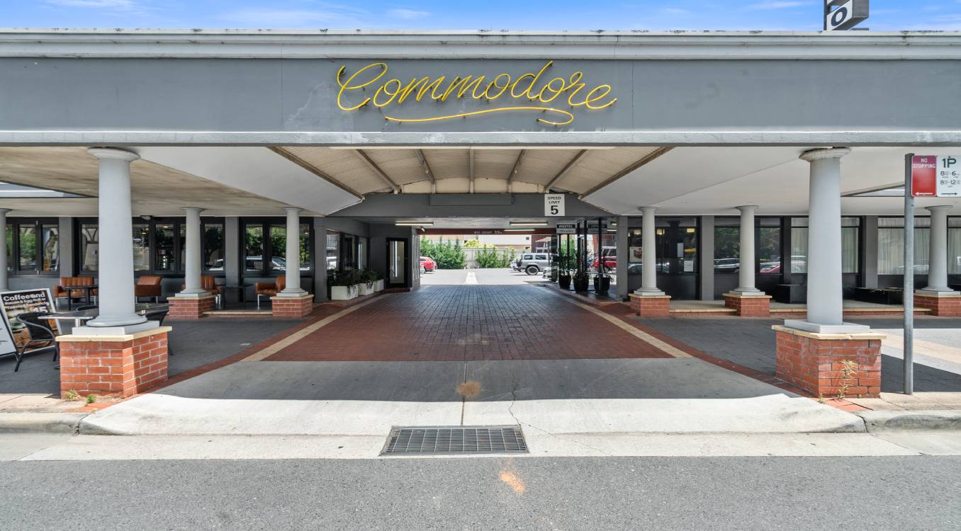 Commodore Motor inn